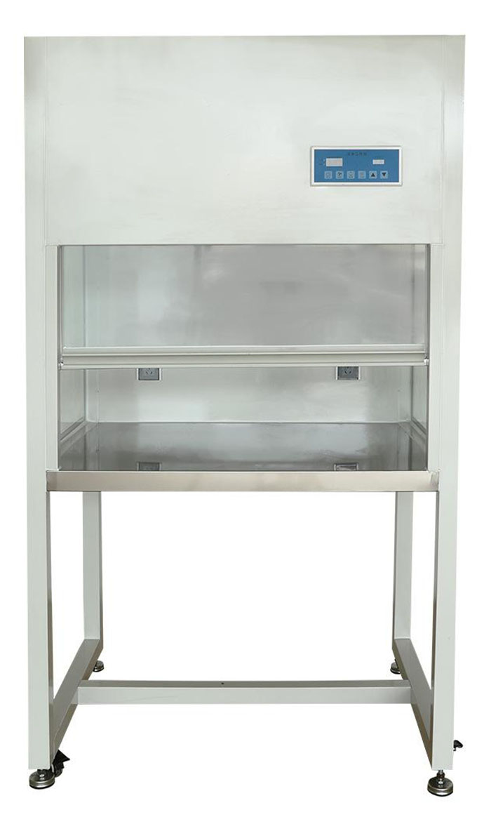 垂垂直流超凈工作臺(tái)又叫垂直流潔凈工作臺(tái)、凈化工作臺(tái)、無菌工作臺(tái)等。