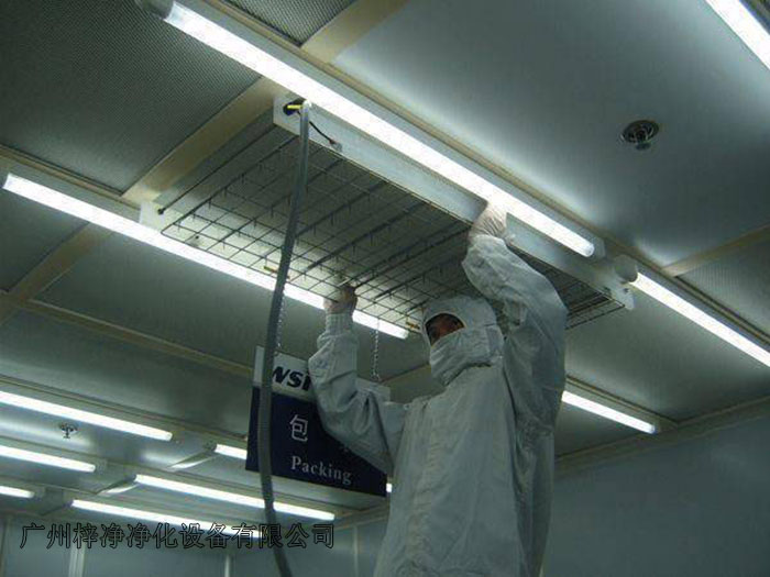 FFU（風(fēng)機(jī)過(guò)濾單元）是潔凈室中常見(jiàn)的空氣凈化設(shè)備