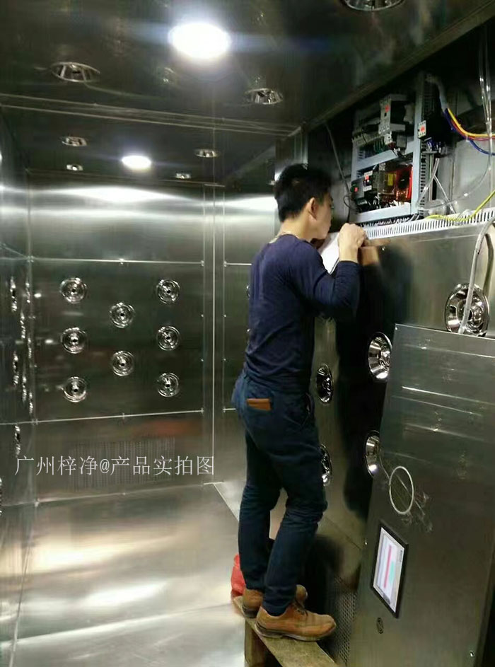 檢查風(fēng)淋室控制器是否損壞，按鈕是否失靈。